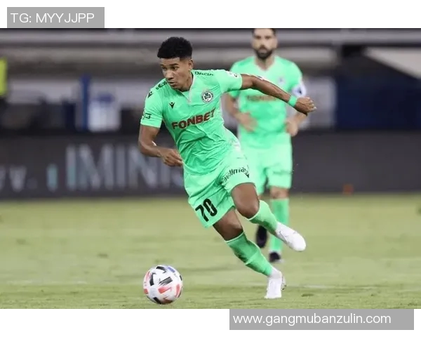 奥莫尼与埃因霍的精彩对决揭示足球战术与团队合作的重要性