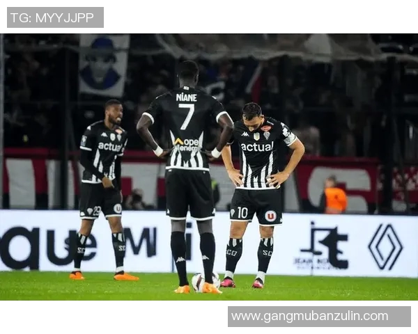 昂热主场迎战巴黎日耳曼双方争夺法甲积分大战精彩对决即将上演