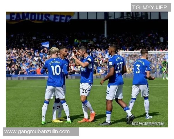 欧联杯精彩对决里昂主场迎战埃弗顿力争胜利